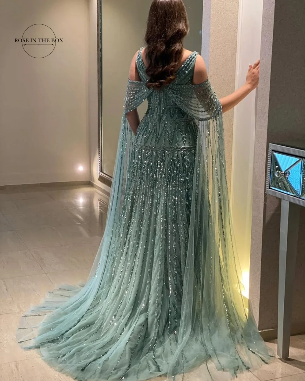 

ROSEINTHEBOX Customized V-neck Evening Dresses for Women Luxurious Lace Sweep Train فساتين سهرة Bare Shoulder Dress