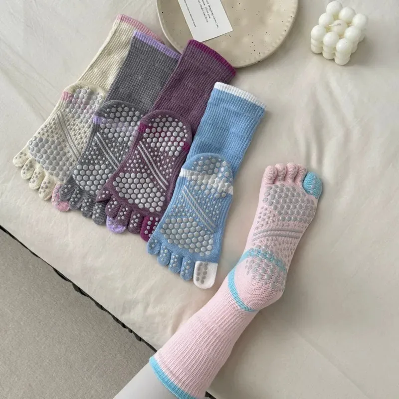 2piars Yoga socks women's autumn winter tube  professional non-slip indoor fitness exercise five-finger  split-toe Pilates socks