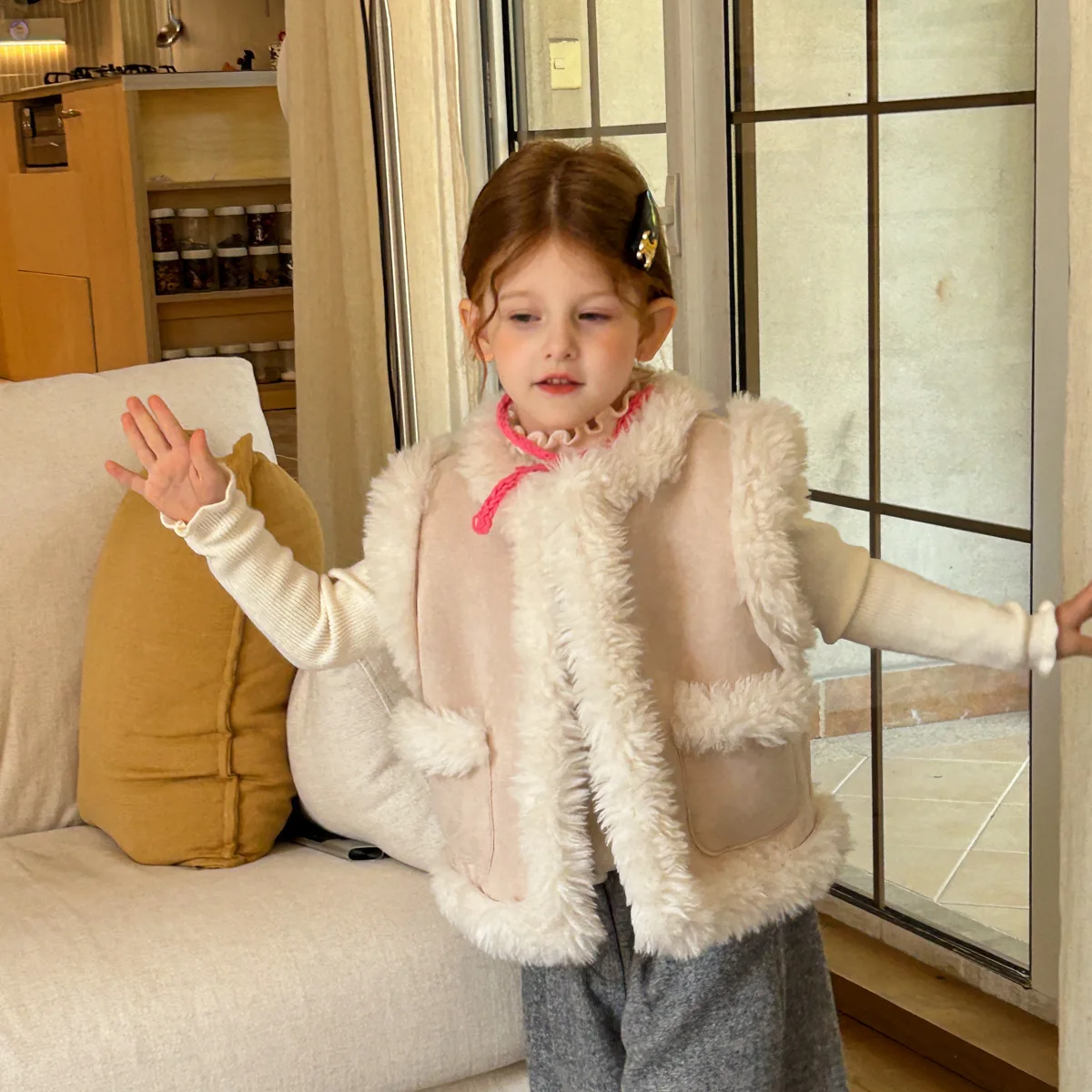 

Winter Children Girls Fleece Wasitcoat Thicken Warm Infant Babys Girls Suede Vest Fuffy Toddler Kids Girls Sleeveless Outerwear