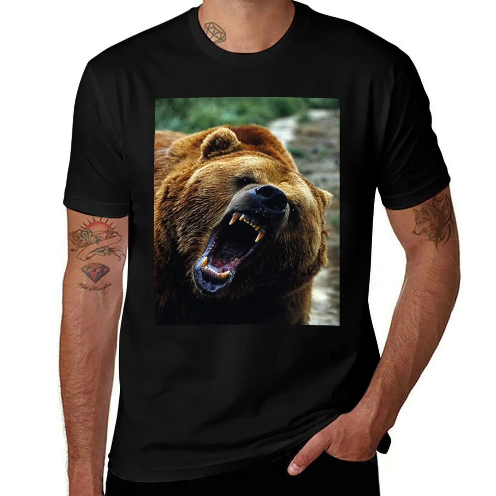 Grizzly Bear ★ T-Shirt Holiday Lightweight T-Shirt