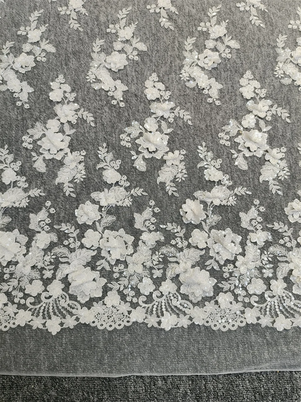 Luxury Bridaldress 3D Flowers Lace Handbeaded Flowers With Shiny Sequins Wedding Dress Fabric