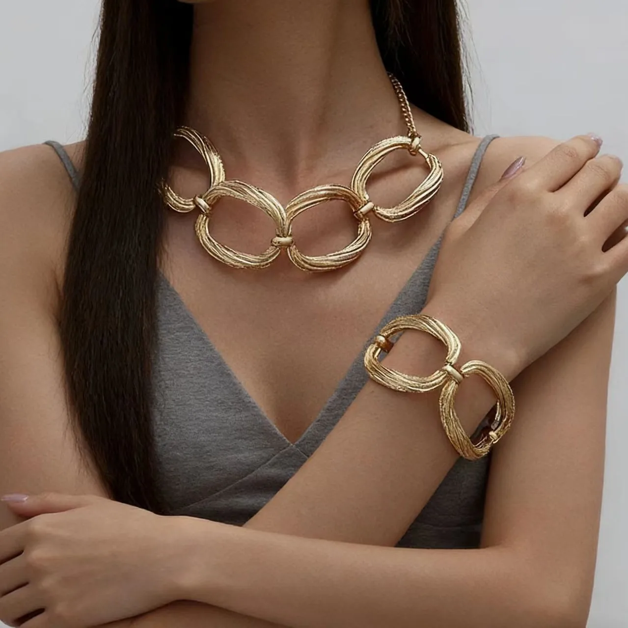 

New Fashion Twisted Metal Choker Necklace for Women Gold Silver Geometric Statement Chain Necklaces Trendy Party Jewelry Gift