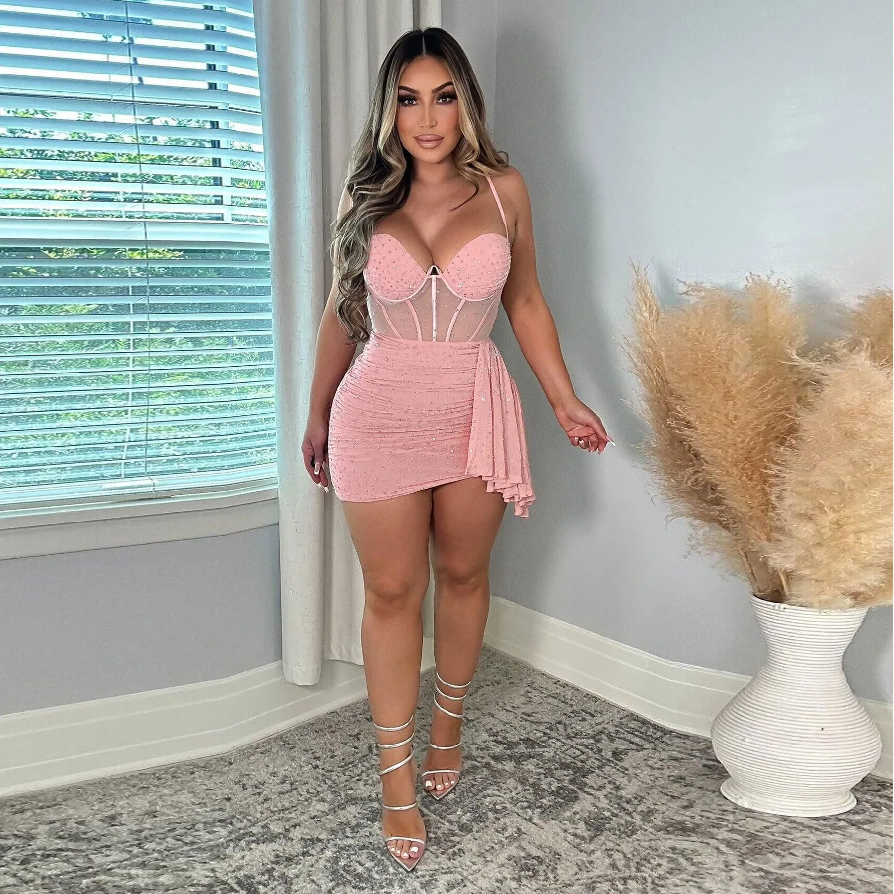 

Sexy Nightclub Party Club Banquet Prom Slim Drilling Splicing Halter Pleated Hip Lace Dresses