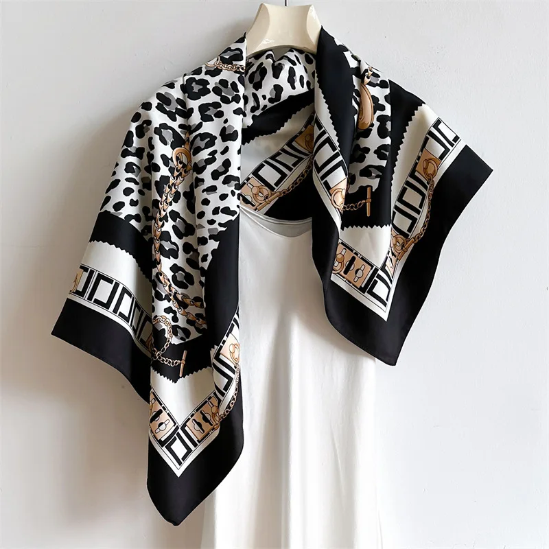 Women 90X90cm Beach Scarves Popular Design Square Headscarf Fashion Four Seasons Shawl Leopard Print Sunscreen Silk Hijab Wraps