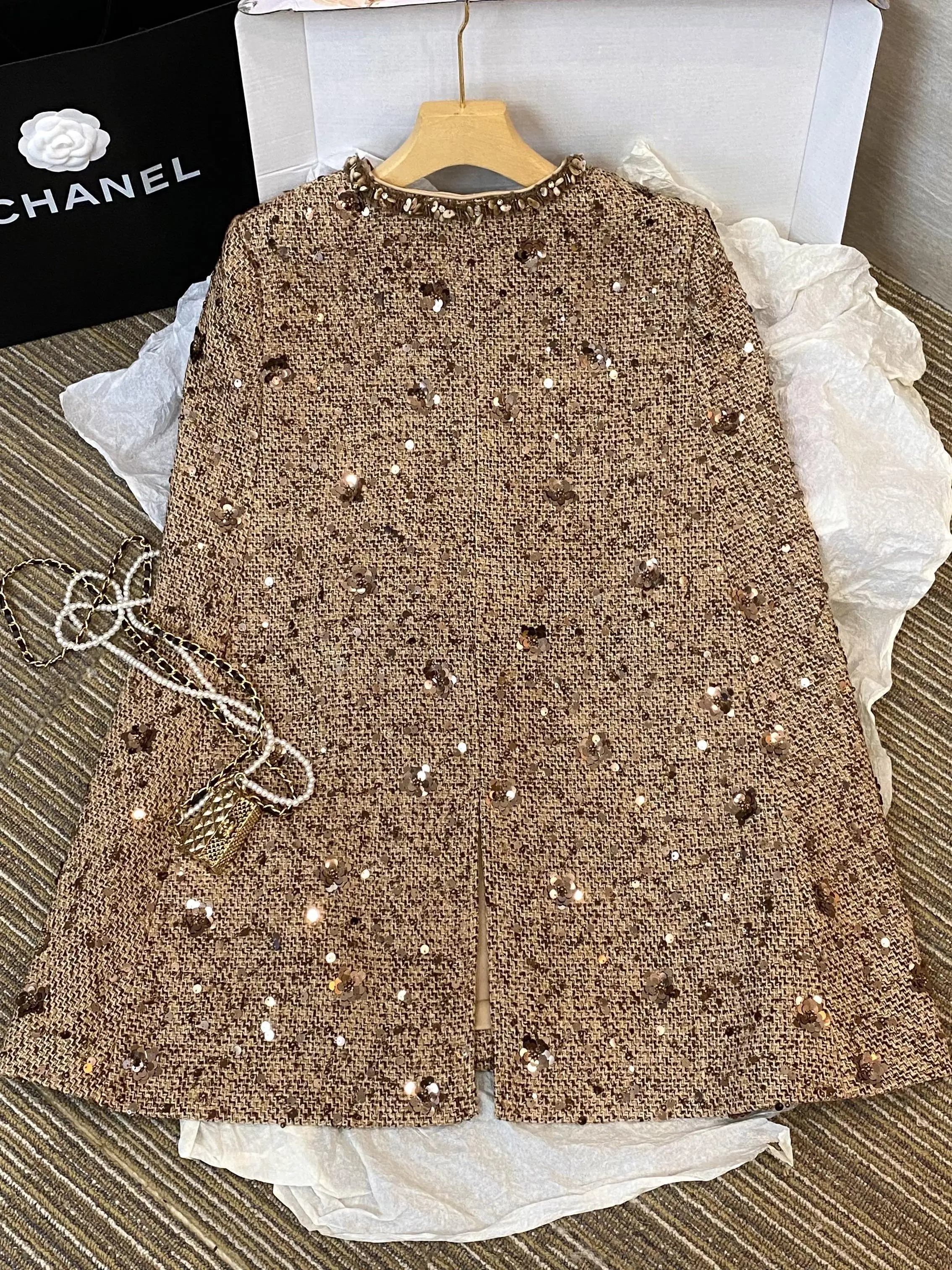 Tweed Woven Cloak Outwear For Women 2025 Luxury Beading Sequin Shawl Cape Coat O Neck Winter