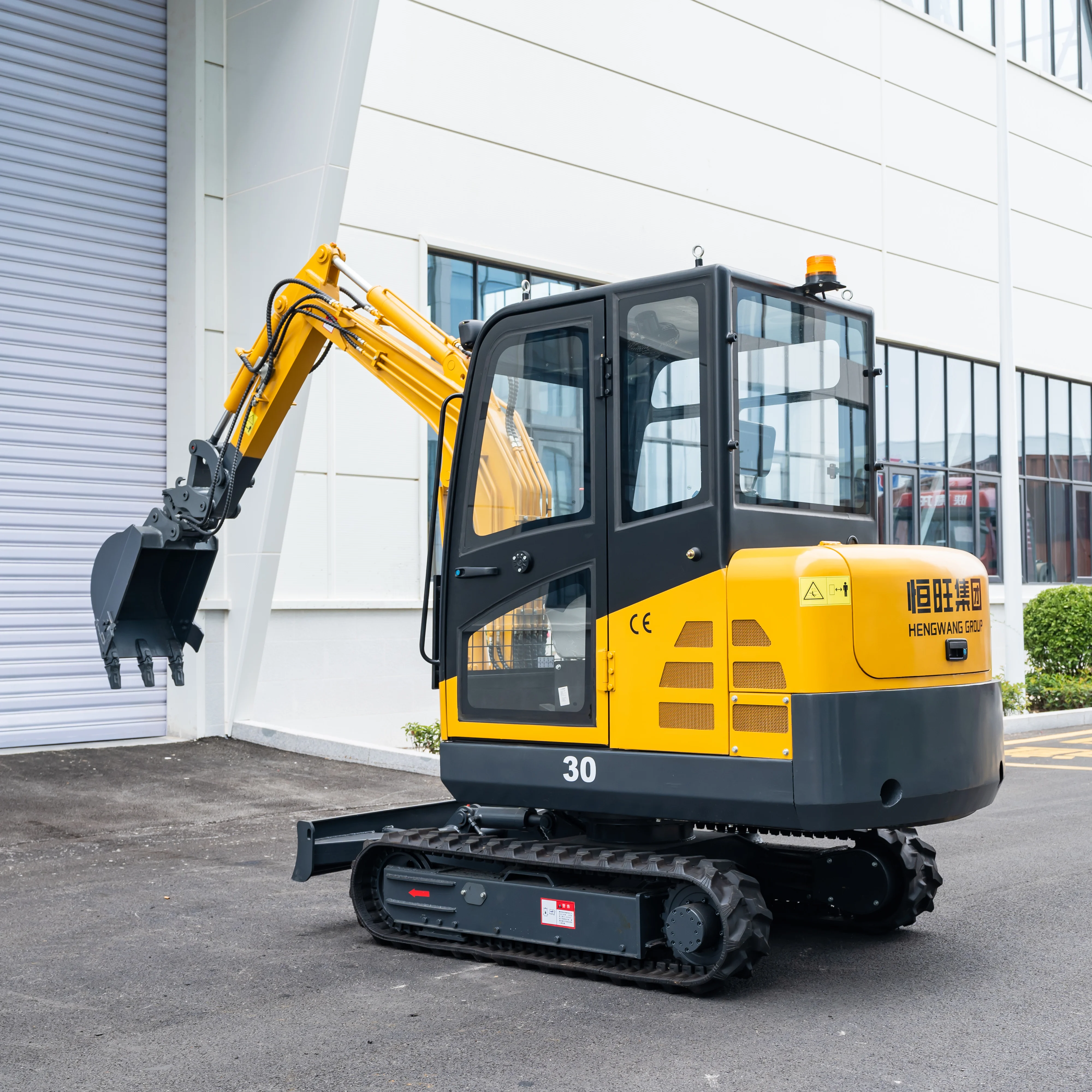 HW-30 Mini excavadora diésel de 3 toneladas, miniexcavadora sobre orugas, motor Euro 5, certificado CE, Mini ensacadora compacta 3t con cubo personalizado