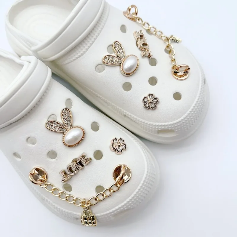 รองเท้า Charm สําหรับ Crocs DIY โซ่โลหะเพิร์ล Rhinestones รองเท้าอุปกรณ์ตกแต่ง Charms สําหรับ Clogs Bogg กระเป๋าสไลด์รองเท้าแตะ
