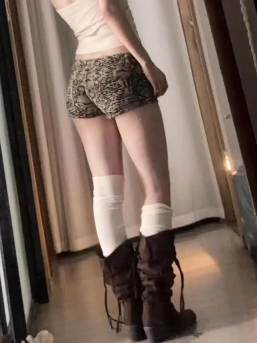Summmr Women American Retro Low Rise Leopard Print Jeans Shorts Gyaru Coquette Abi Y2K Japanese Harajuku 2000s Denim Hot Pants view 5