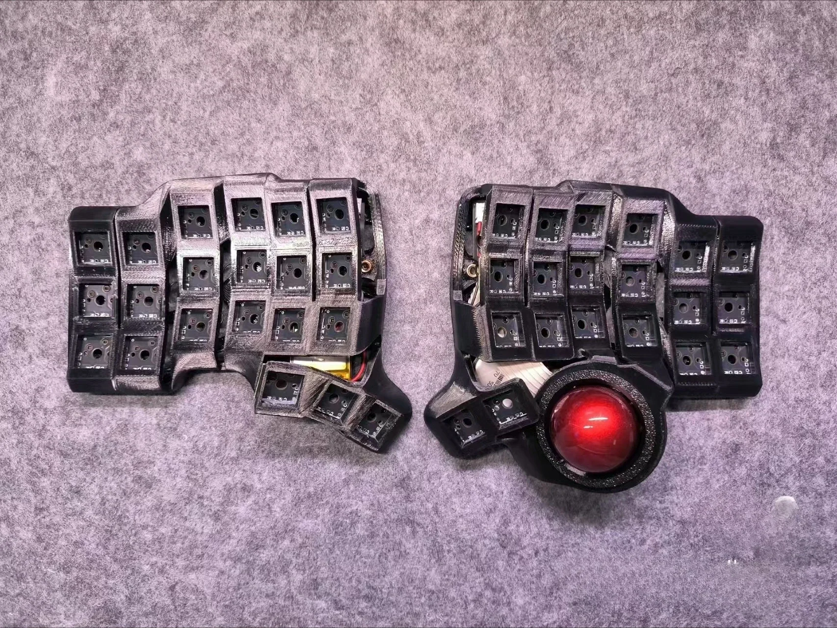 Charybdis Nano ワイヤレス トラックボール スプリット キーボード