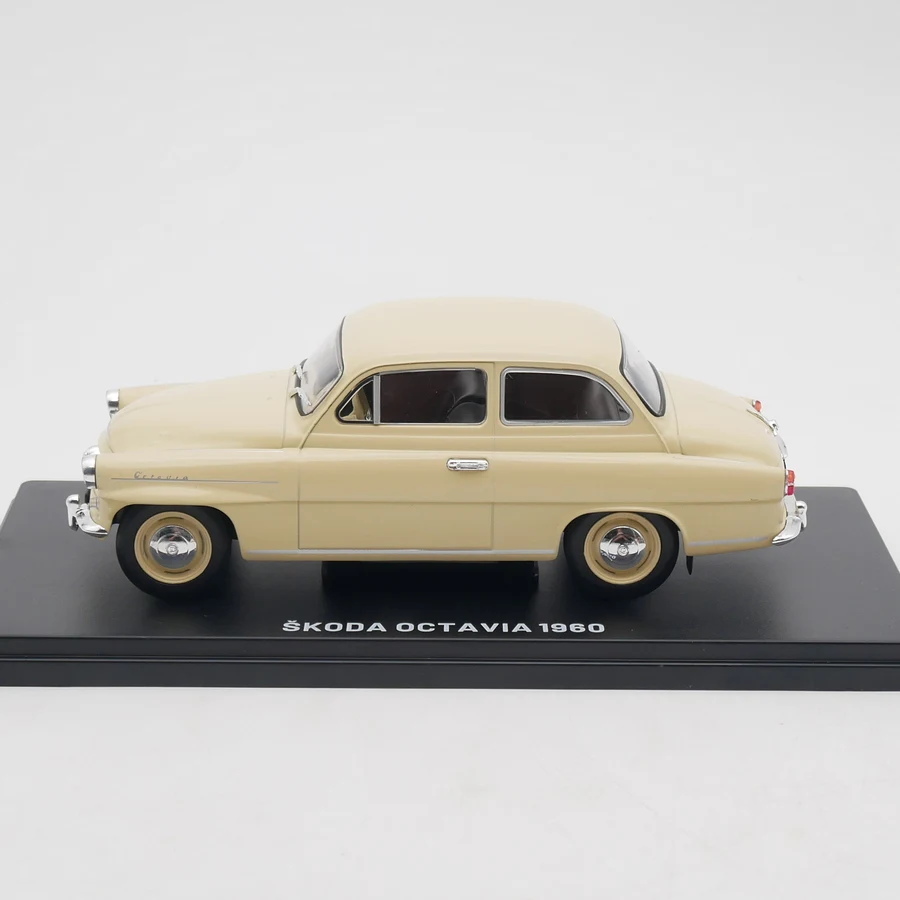 Collezione di veicoli giocattolo Ixo 1:24 SKODA OCTAVIA 1960 Modello di auto pressofuso
