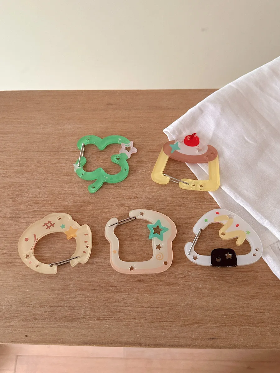Cute Climbing Buckle Acrylic Keychain Accessory Painful Package Hanging Decoration Creative Gift Festival Supplies