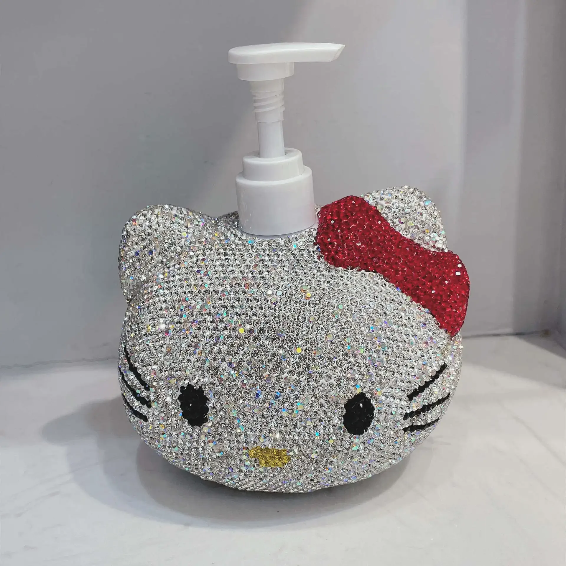 Kawaii hello kitty accessorie bottle sanrio shower gel travel lotion bottle bottling extrusion portable bottle room decor girls