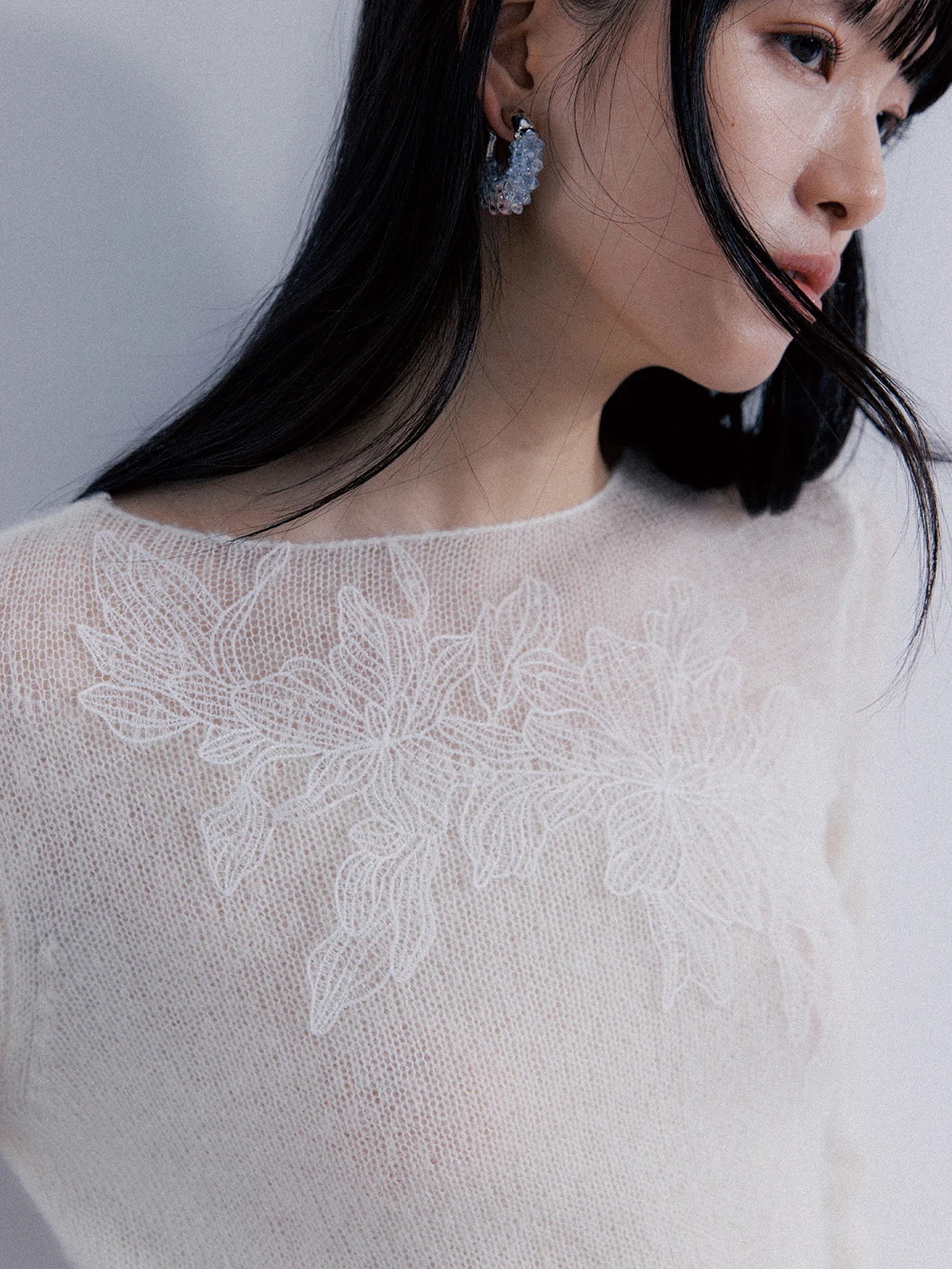 

SOTHEMOS Lace Embroidered Flower Baby Alpaca Wool Knitted Sweater Women's Sweet Sle Straight Cut Long Sve Thin Winter Top