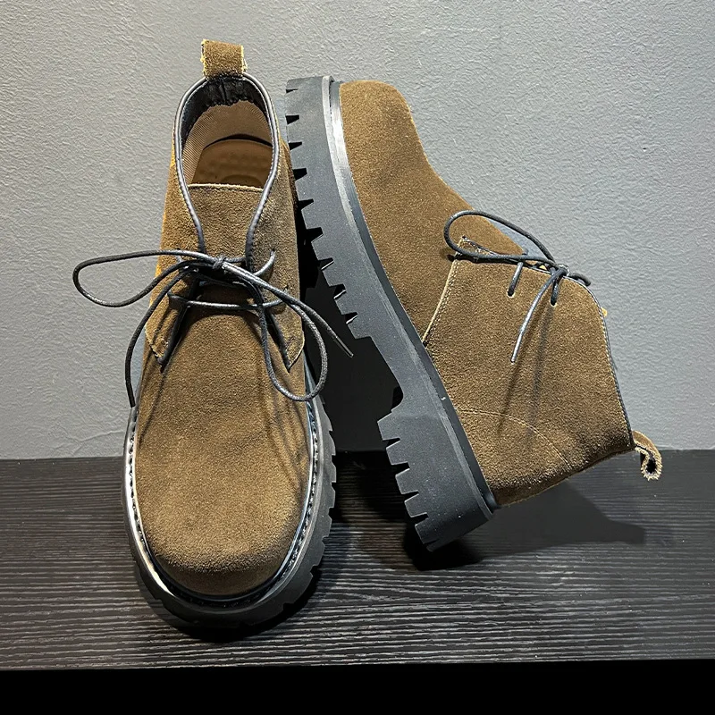 جديد اليدوية الرجال الربيع أحذية من الجلد عادية خمر البقرة البريطانية فستان من جلد الغزال حذاء من الجلد الارتفاع زيادة الأدوات تشيلسي الأحذية