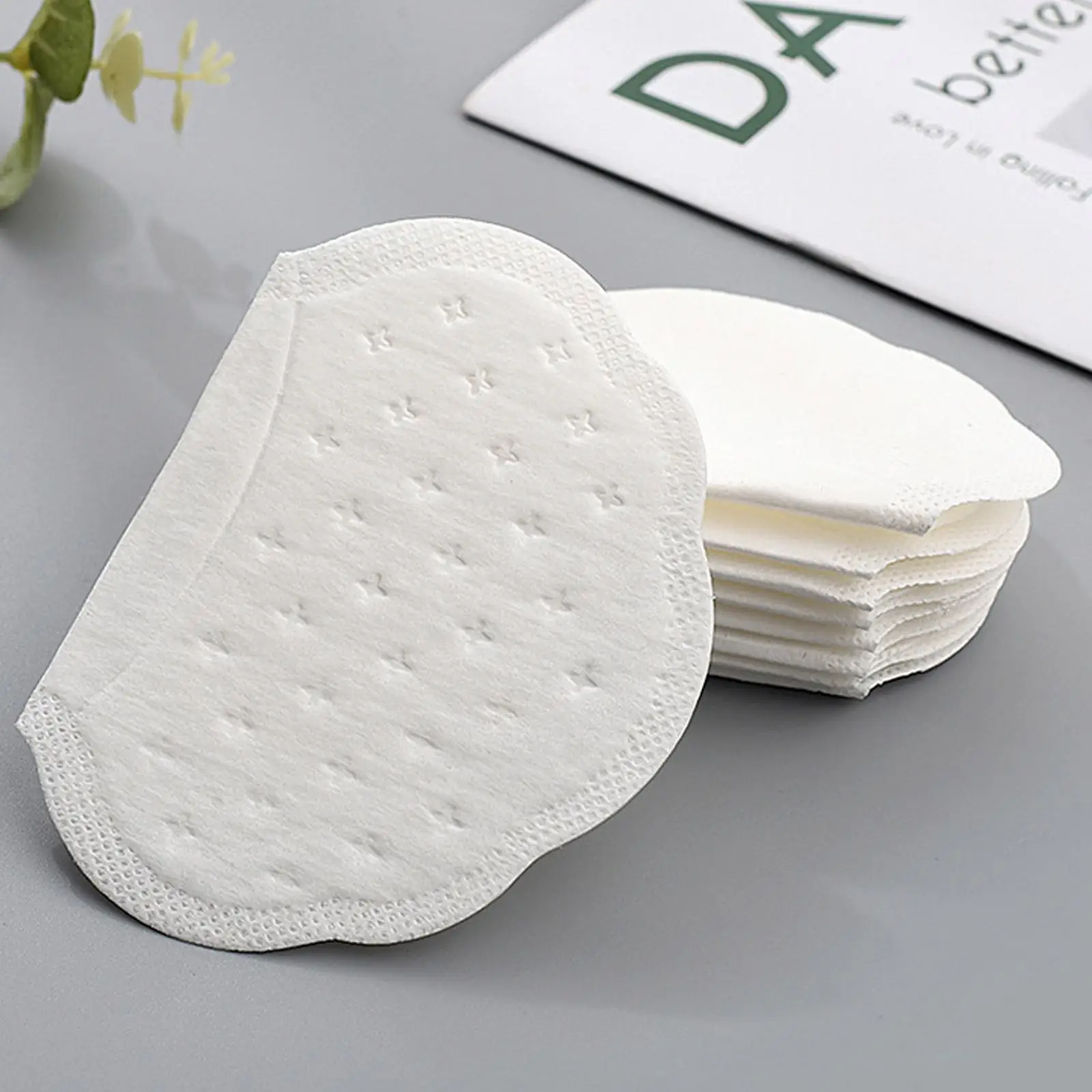 100PCs/set Underarm Sweat Pads Washable Armpit Sweat Absorbing Guards Dress Sweat Perspiration Pads Shoulder Care