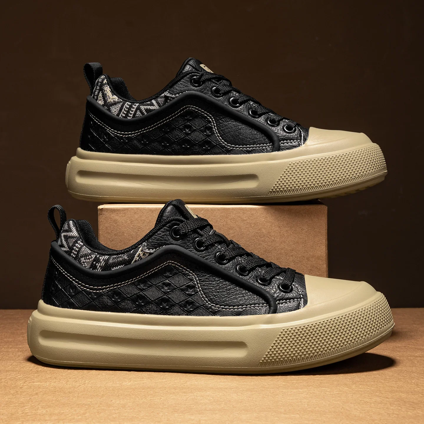 Spring and Autumn Flat-soled Casual Leather Shoes Sports Shoes Black and Coffee Men's Thick-soled Shoes 2027 Men's Casual Shoes