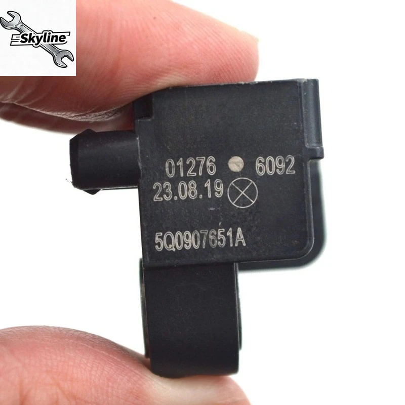 5Q0 907 651 A Crash Impact Sensor  Accelerator Accelerate Sensor