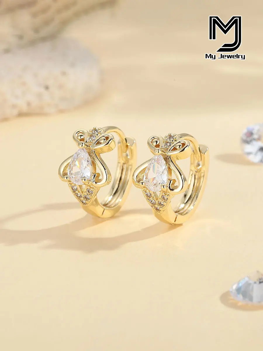 New Luxury and Beautiful Women's Flower-Shaped Copper Earrings with Zircon Inlays, Simple Line Patterns, Gold-Plated Exquisite Hoops