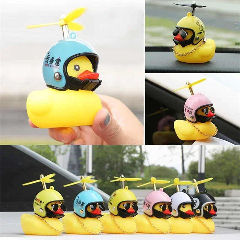 Auto Schattige Kleine Gele Eend Met Helm Propeller Windgebroken Eend Auto Styling Ornamenten Motor Fiets Decoratie Eend