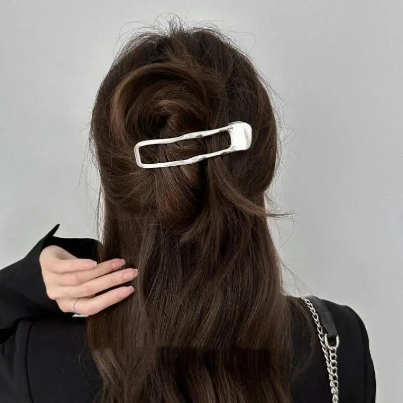 Hohle rechteckige Haarklammern aus Metall, rutschfeste Haarspangen, geometrische Haaraccessoires für den Alltag. – Detail 3