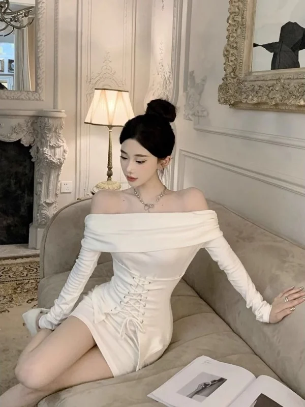 ชุดเดรสยาวรัดรูปเปิดไหล่ข้างเดียว สไตล์เซ็กซี่ สีขาว สำหรับผู้หญิง ฤดูใบไม้ผลิ/ฤดูใบไม้ร่วง ดีไซน์เข้ารูปช่วงเอว กระโปรงทรงเข้ารูป โชว์สัดส่วน