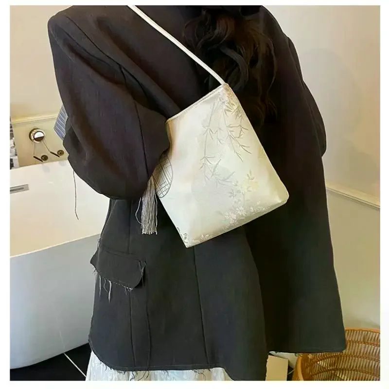 Versatile Embroidery Shoulder Bag Elegant Large Capacity ​National Style Handbag​ Chinese Style Underarm Bag For Women
