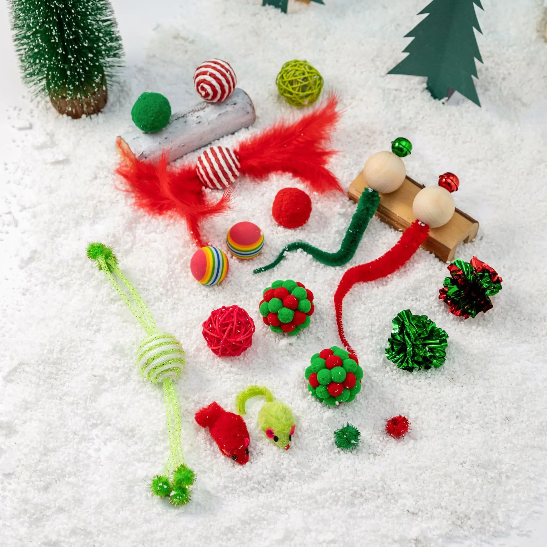 

Christmas Cat Toy Set: A Set of Christmas Pet Toys for Cats To Enjoy Themselves, Relieve Boredom and Grind Their Teeth