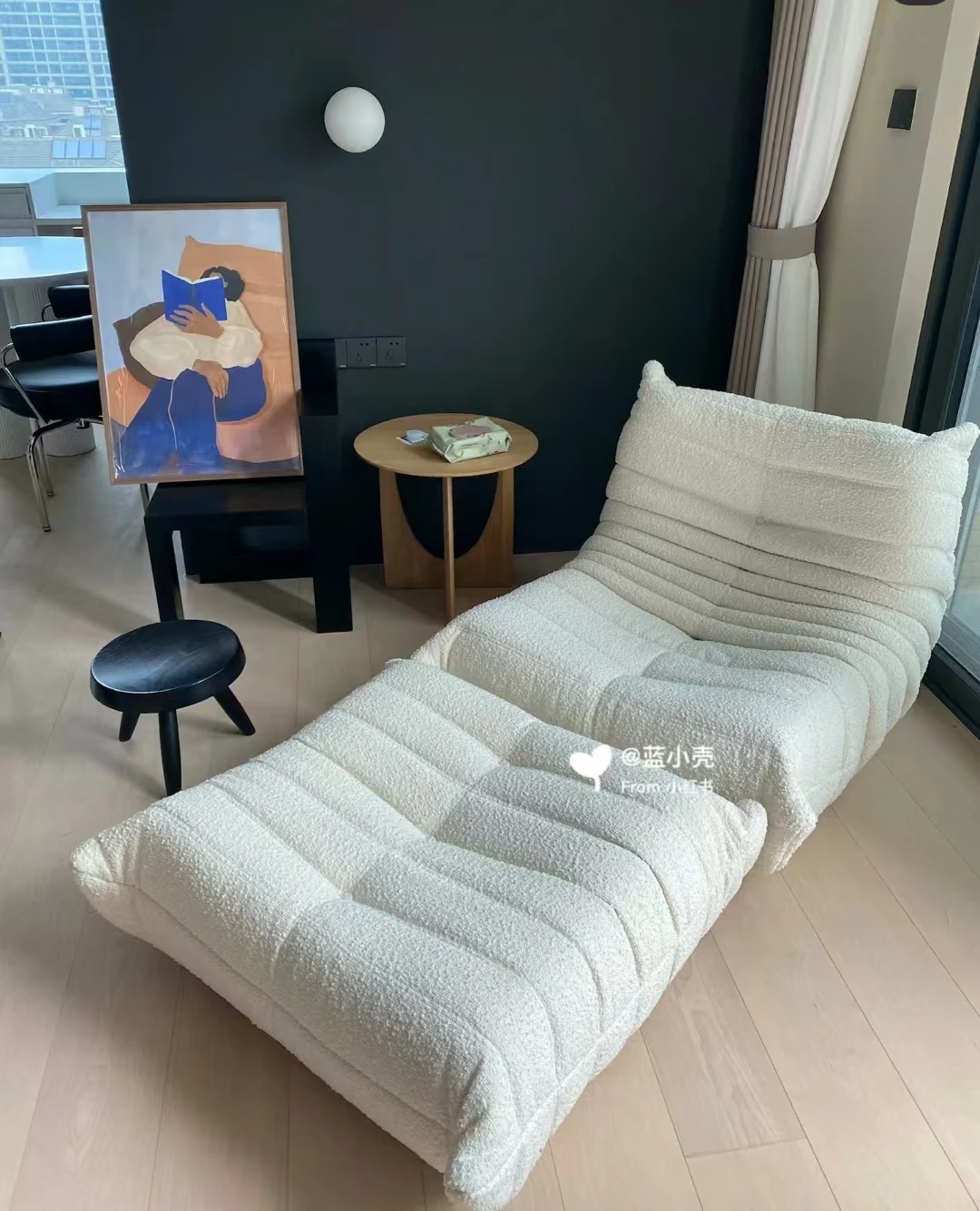 

A single seater caterpillar sofa is very comfortable, with a lying down seating style that gives people a feeling of overall rel