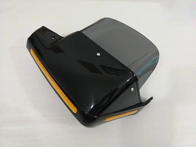 검정색 핸드 가드 + 회색 및 검정색 모자 챙
