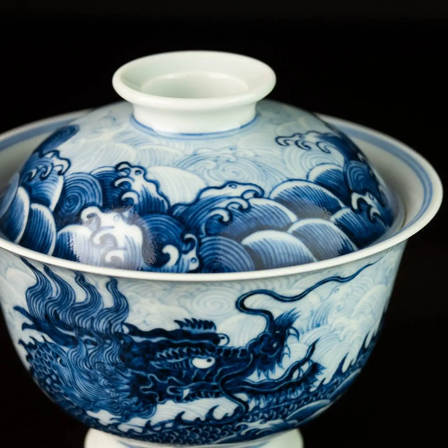 Holy Mountain Daming Series High-End Blue And White Dragon Playing In Water Gaiwan Set Jingdezhen Handmade Ceramic Tea Cup
