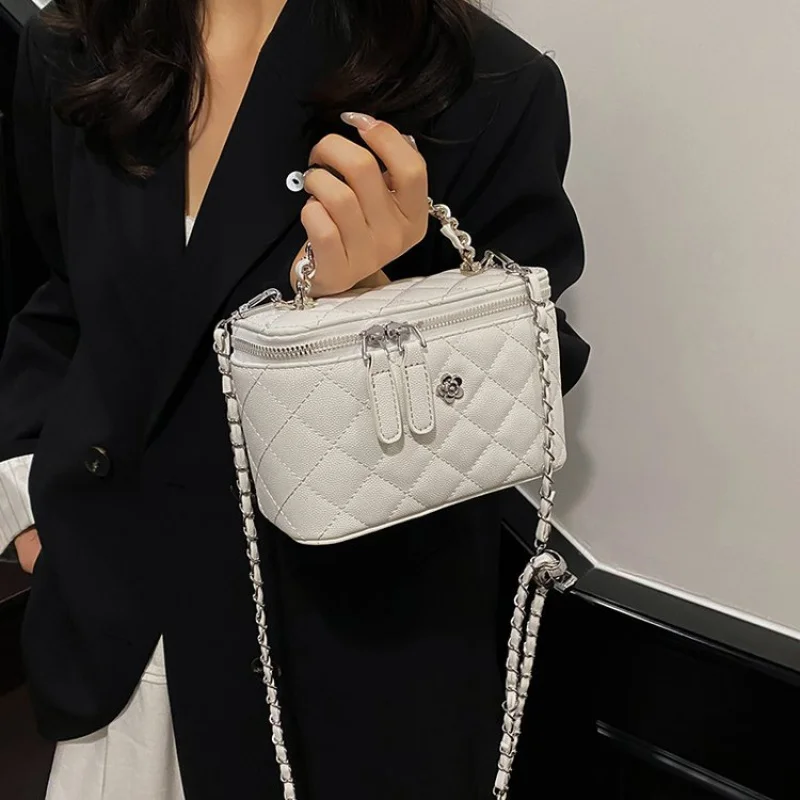 

High-End Women's Tote Bag Crafted From Premium Leather Featuring Trendy Design And Famous Vintage Style​