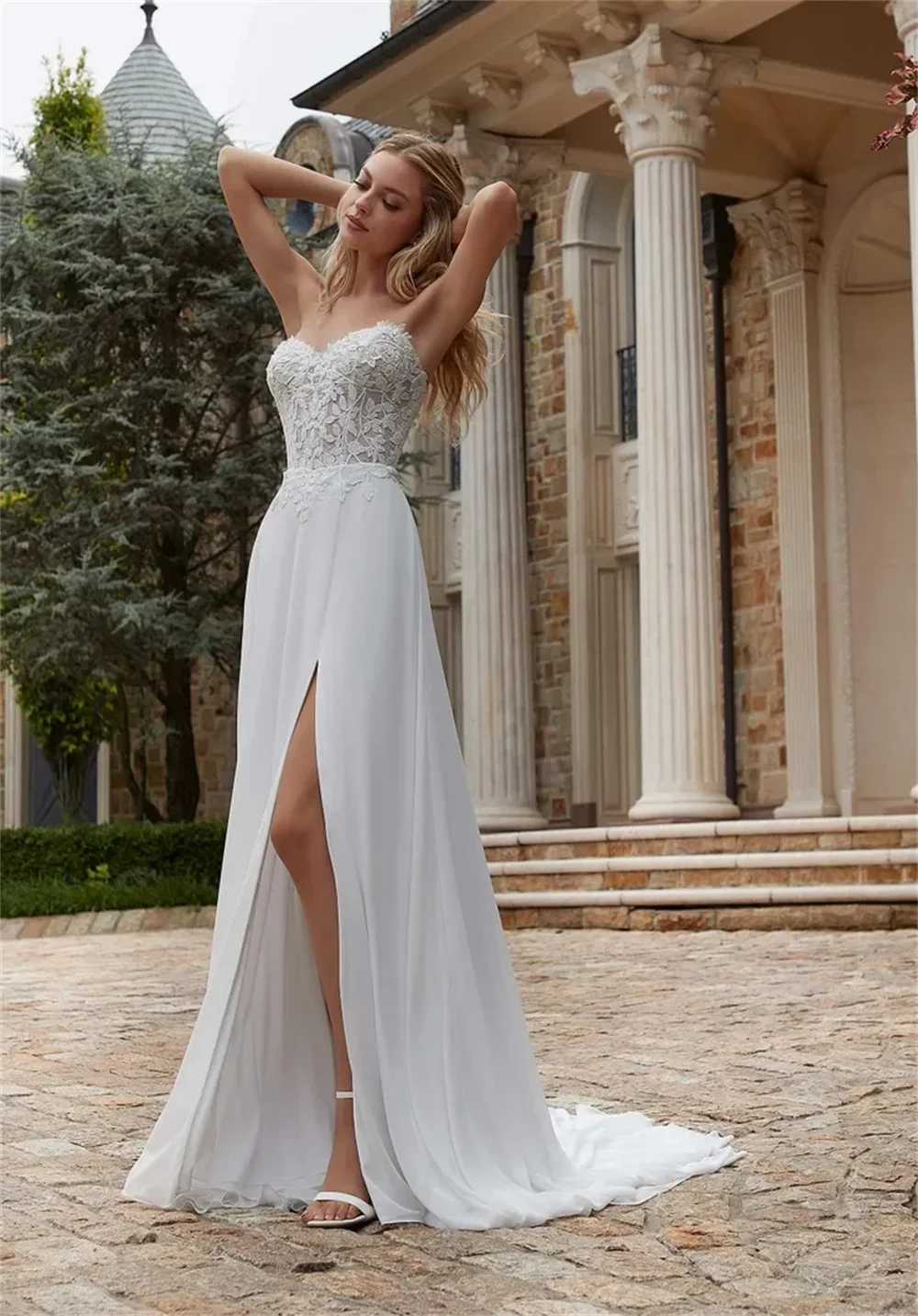 Abito da sposa bianco senza spalline personalizzato Tokyo maniche staccabili abito da sposa a-line con strascico laterale abito da sposa con spacco alto