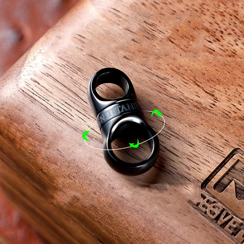 Luxury Car Key Chain Accessories High Quality Titanium Black Capsule Buckle Men Can Be 360 ° Rotary Keychain Connection Buckle