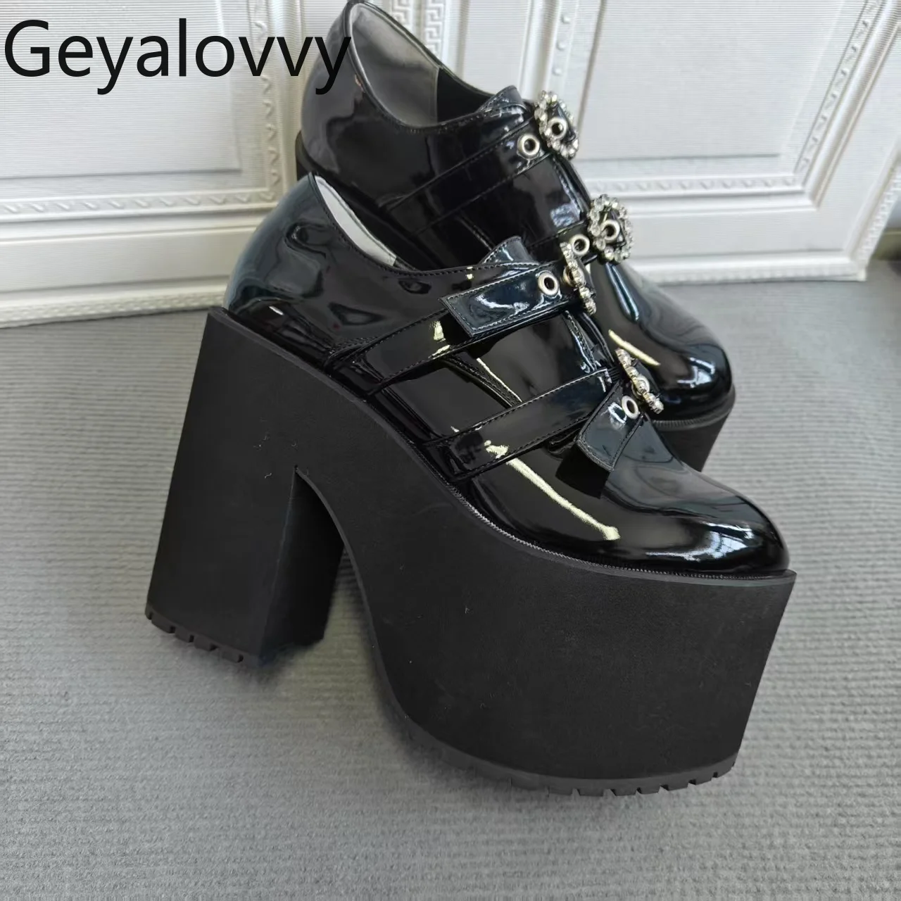 النمط الياباني الجديد الإنتاج الضخم سميكة سوليد براءات الاختراع والجلود عالية الكعب لوليتا أحذية أكاديمية سوداء متعددة الاستخدامات أحذية عالية الكعب