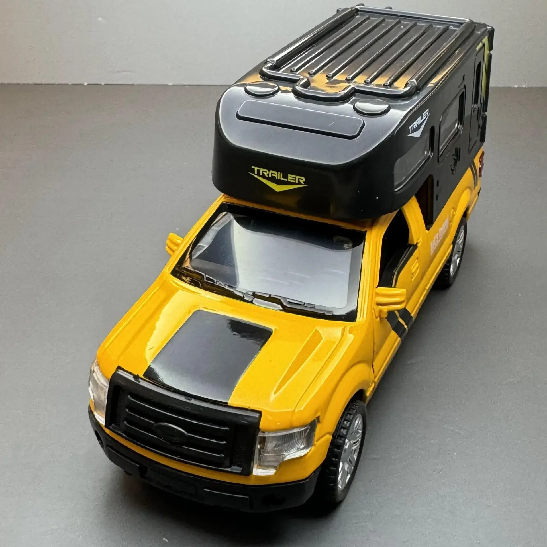 1:32 Ford F-150 modèle de voiture jouet en alliage Diecasting portes ouvert son lumière 514-up modèles de camion nervure arrière collection cadeaux pour enfants