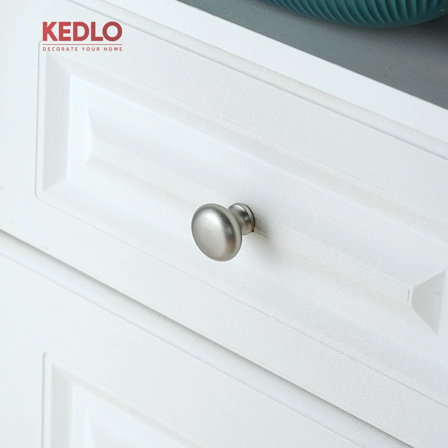 KEDLO, massiver Messinggriff, 14 mm Durchmesser, robust, für Schränke, Kühlschränke, gebürstetes Nickel, Möbelgriff, Türgriff, 500 mm. – Detail 6
