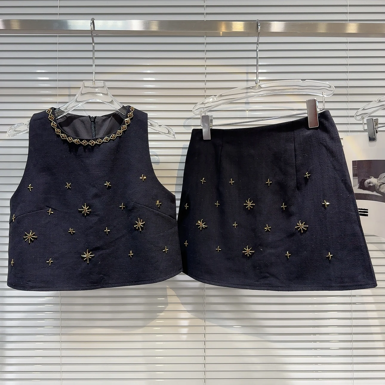 

Summer 2024 Handmade Beaded Flower Vest And Skirt Set Women's Fashionable Small Fragrance Style Two-Piece Ensemble Floral Pat...