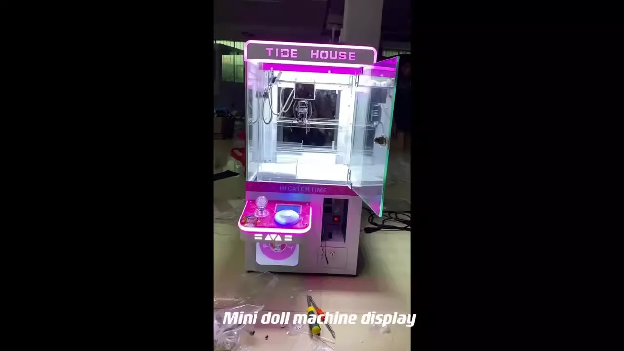 Mini macchina per artigli personalizzata all'ingrosso Kit distributore automatico di bambole in metallo con mini gru per artigli giocattolo in peluche con gettoniera