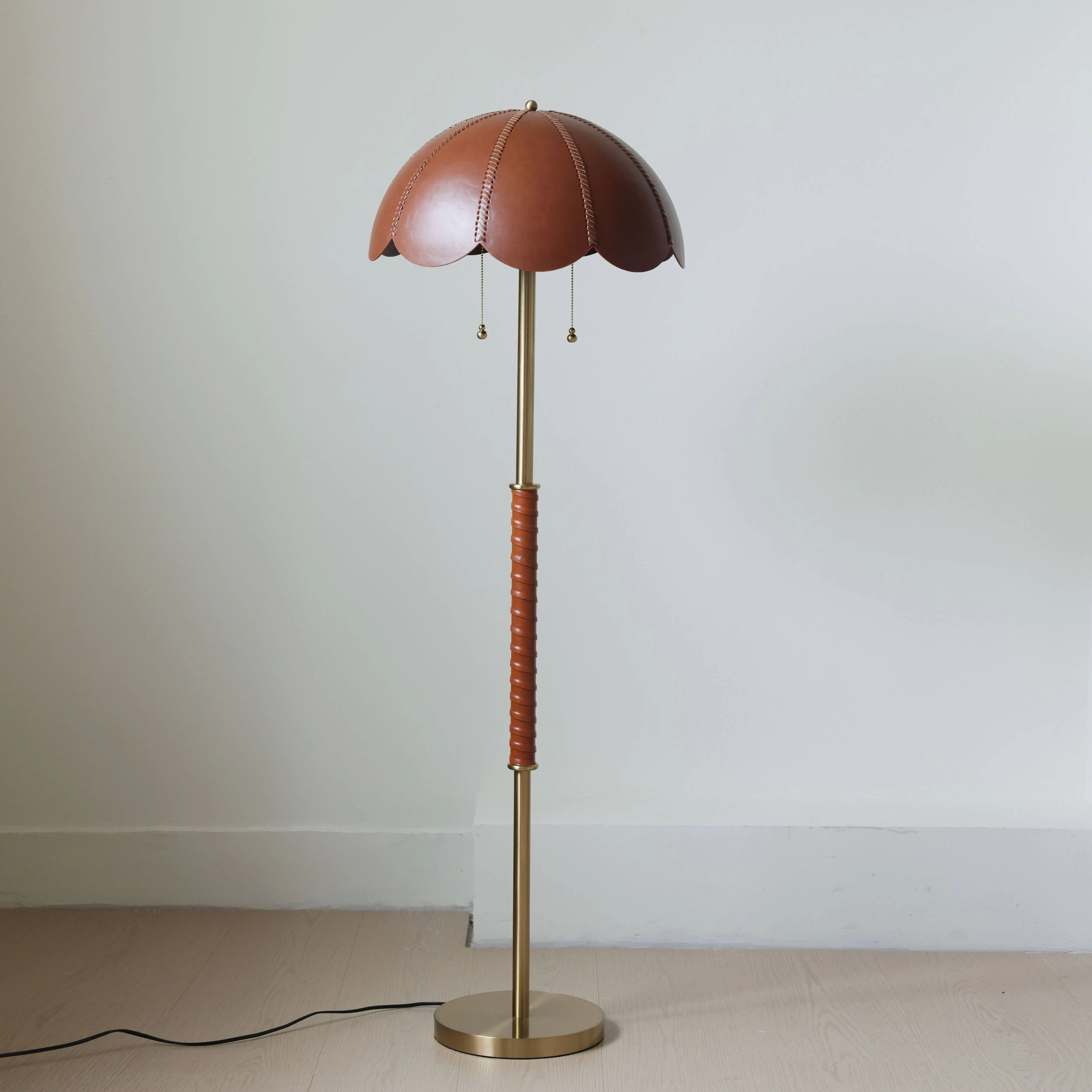 Modern light luxury retro living room bedroom study old money wind advanced floor lamp