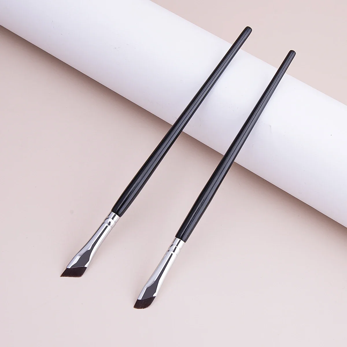 Sickle Eyeliner Brush Eyeshadow Blade Brush Detail Brush Diagonal Eyebrow Brushes Undereyelid To Sleeping Silkworm Makeup Tools