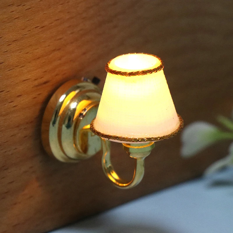 Accesorios para casa de muñecas a escala 1:12, lámpara LED de pared en miniatura, candelabro, lámpara de mesa para casa de muñecas, funciona con pilas con interruptor de encendido/apagado