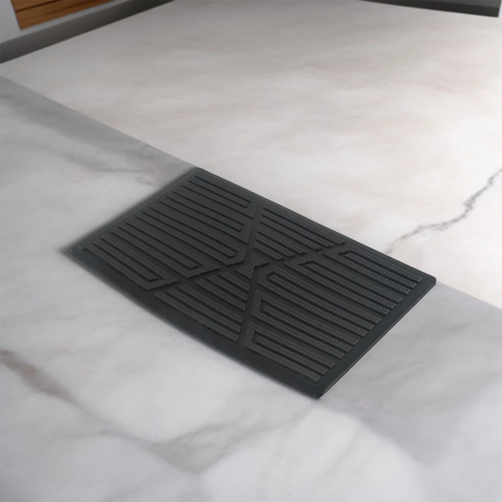 مركبة السجاد مجلس لوحة الطابق وسادة كعب القدم الكلمة حصيرة دواسة التصحيح غطاء أسود بولي كلوريد الفينيل مقاوم للماء 23 سنتيمتر x 15 سنتيمتر القيادة موقف زلة