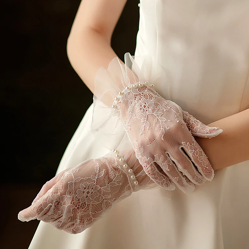 1 Pair White Bridal Gloves Elegant Lace Pearl Short Gloves Full Fingers Tulle Transparent Mittens Wedding Party Accessories