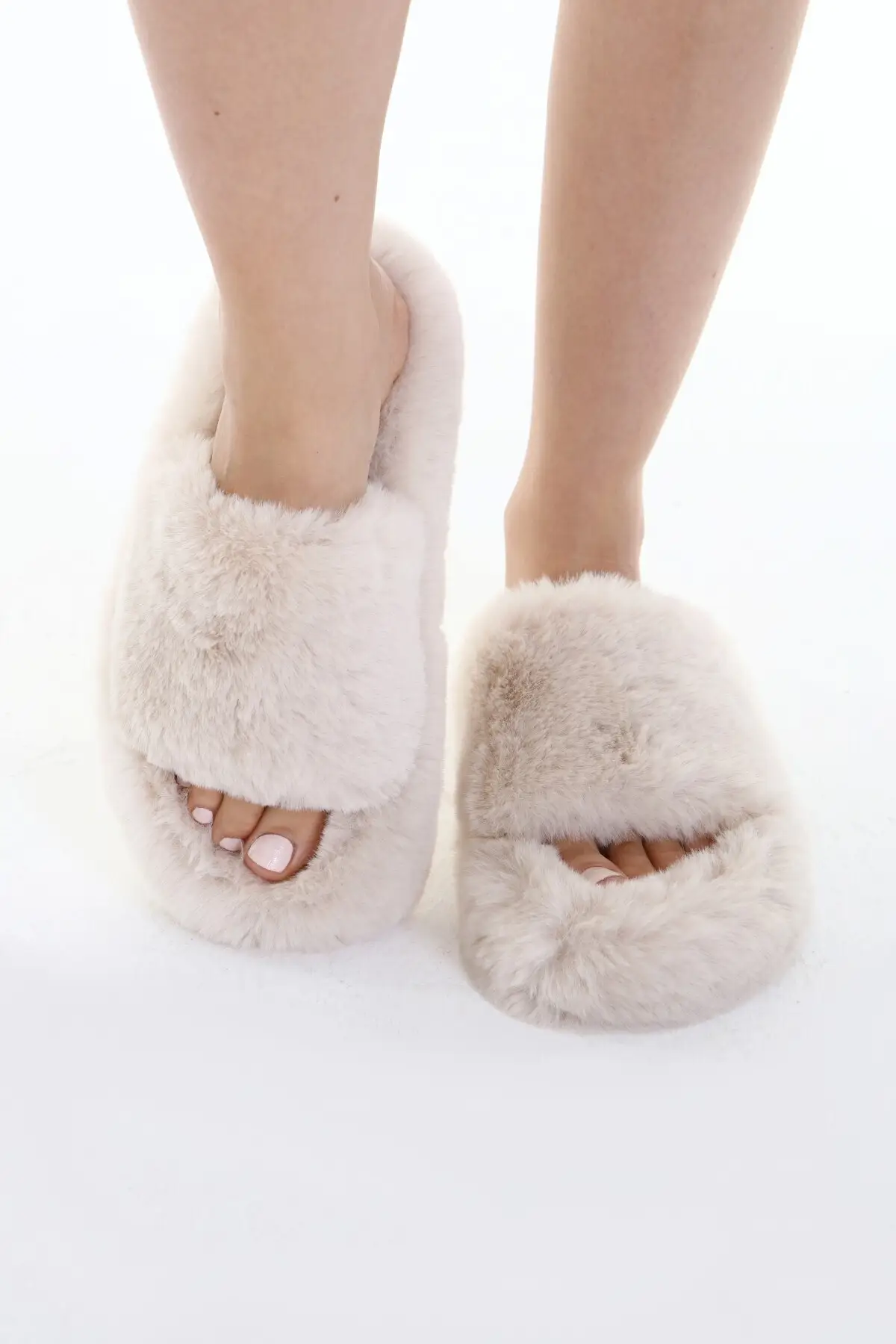 Vrouwen Crème Extra Zachte Gevederde Slippers