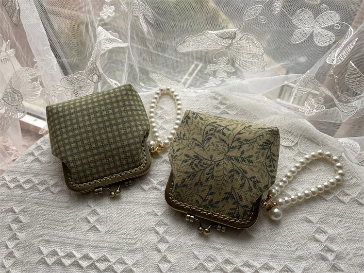 Lost in Vintage Willow Leaf Pattern Coin Bag Design Fabric Clutch Gold Kiss Lock Clasp with White Pearl Beaded Chain Wedding Bag