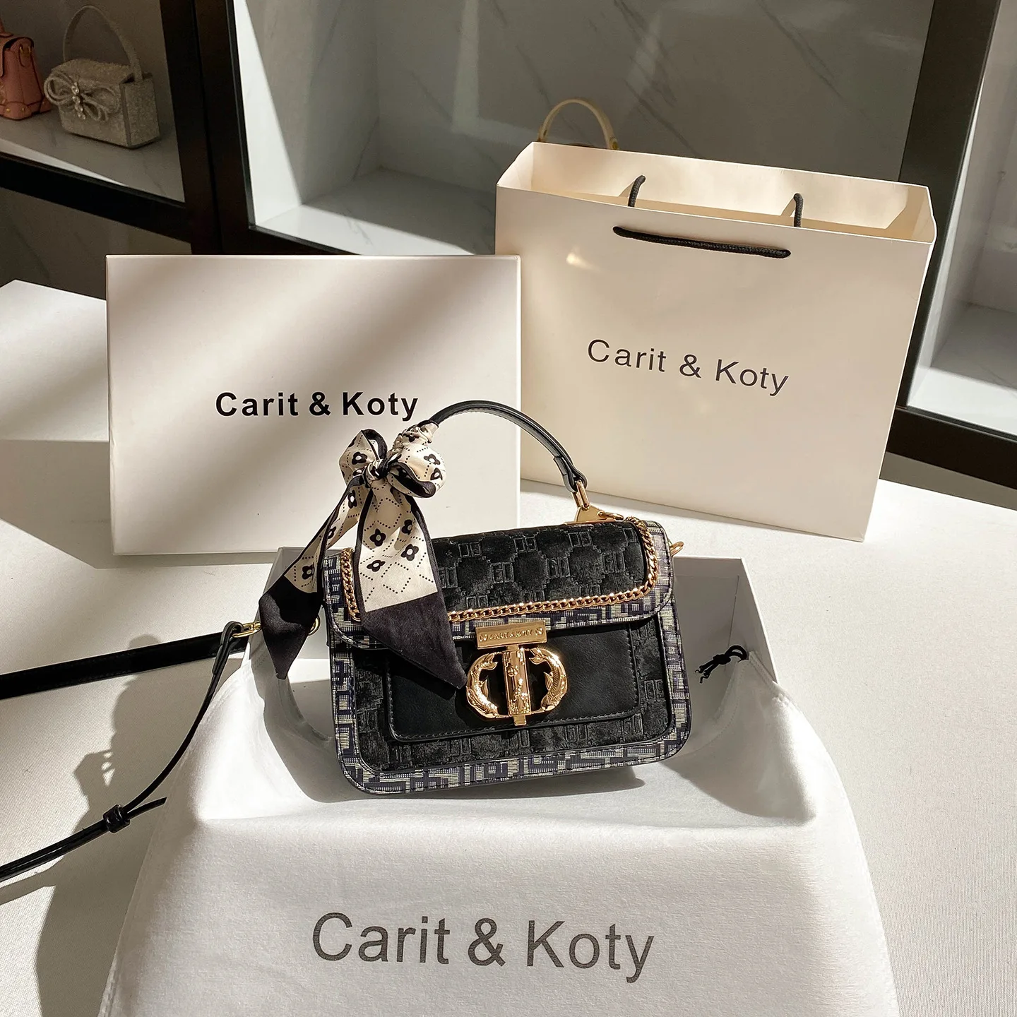 

Designer Paris Elegant Vintage Diaper Bag For Women Letter Logo Leather Tote With Minimalist Style And Crossbody Shoulder