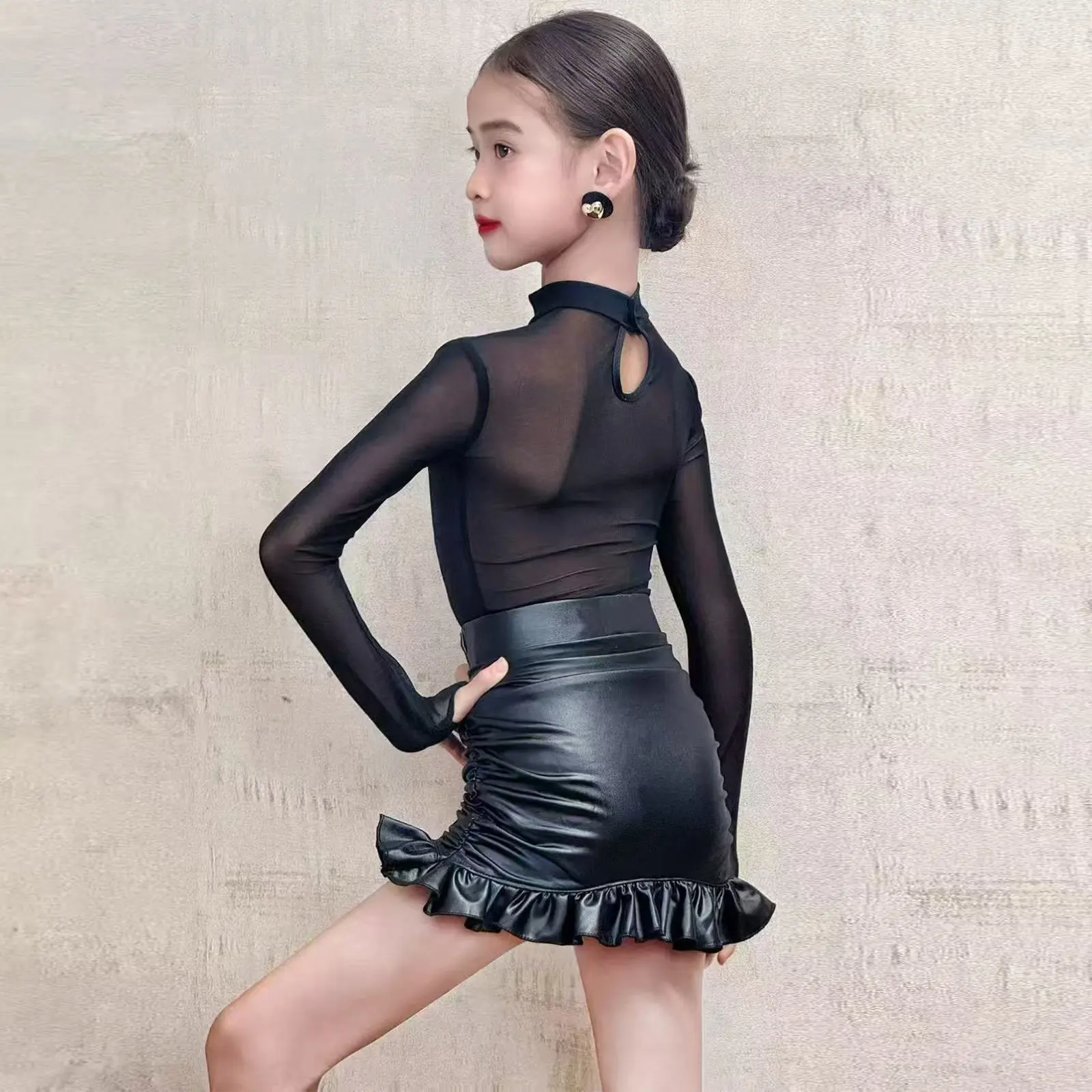 

Новые костюмы для латинских танцев для девочек 2026, тренировочные костюмы, высококачественные костюмы для выступлений, полуюбки, тренировочные и костюмы для выступлений