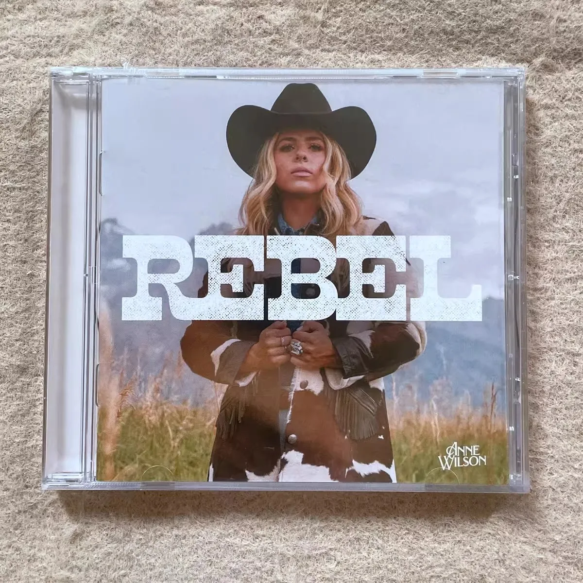 

Anne Wilson Rebel – Country Rock Album Western Cowboy Style Contemporary Classic Country Music Collectible