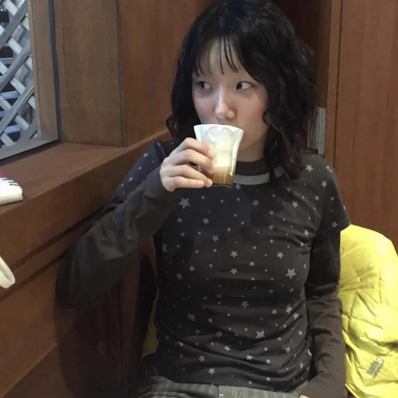 

Coysio Summer 2025 New round Ne ort Sve T-irt Star Print Color Blo Slim Fit Casual Sle Women's Faion Top