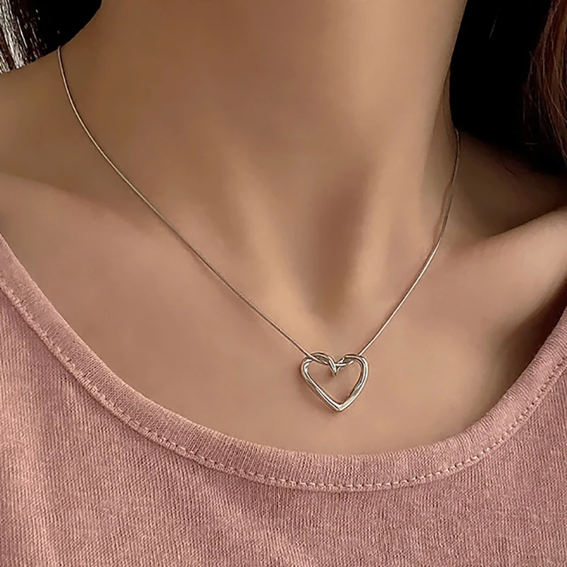 FOXANRY Minimalist Hollow LOVE Heart Necklace for Women Couples New Fashion Creative Geometric Clavicle Chain Party Jewelry Gift